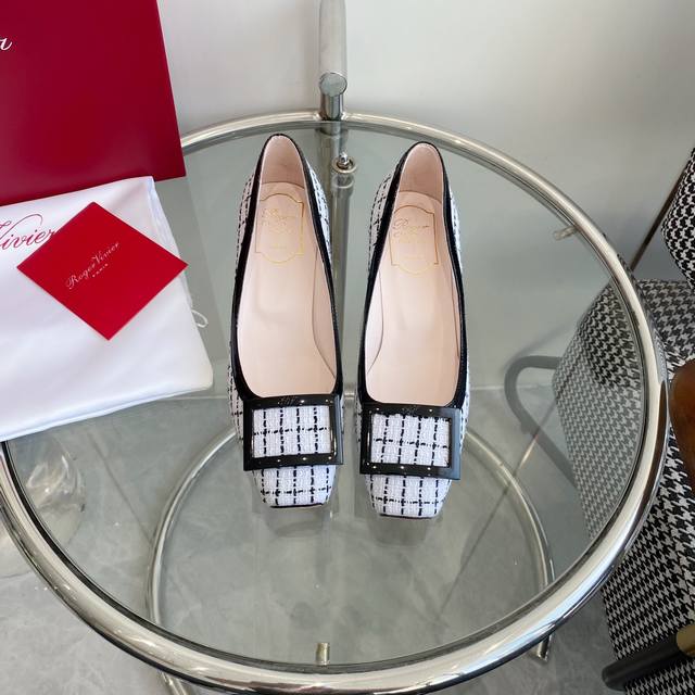 Roger Vivier24新色rv Belle Vivier 方扣方头高跟单鞋 顶级品质 经典百搭方扣高跟鞋 搭配香蕉跟 斜跟 喇叭跟百搭时尚 原版定制花呢面